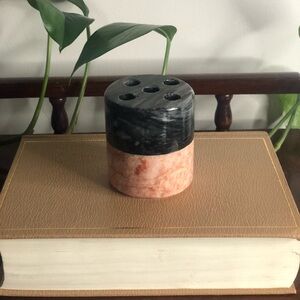 Black and Pink Marble Toothbrush Holder